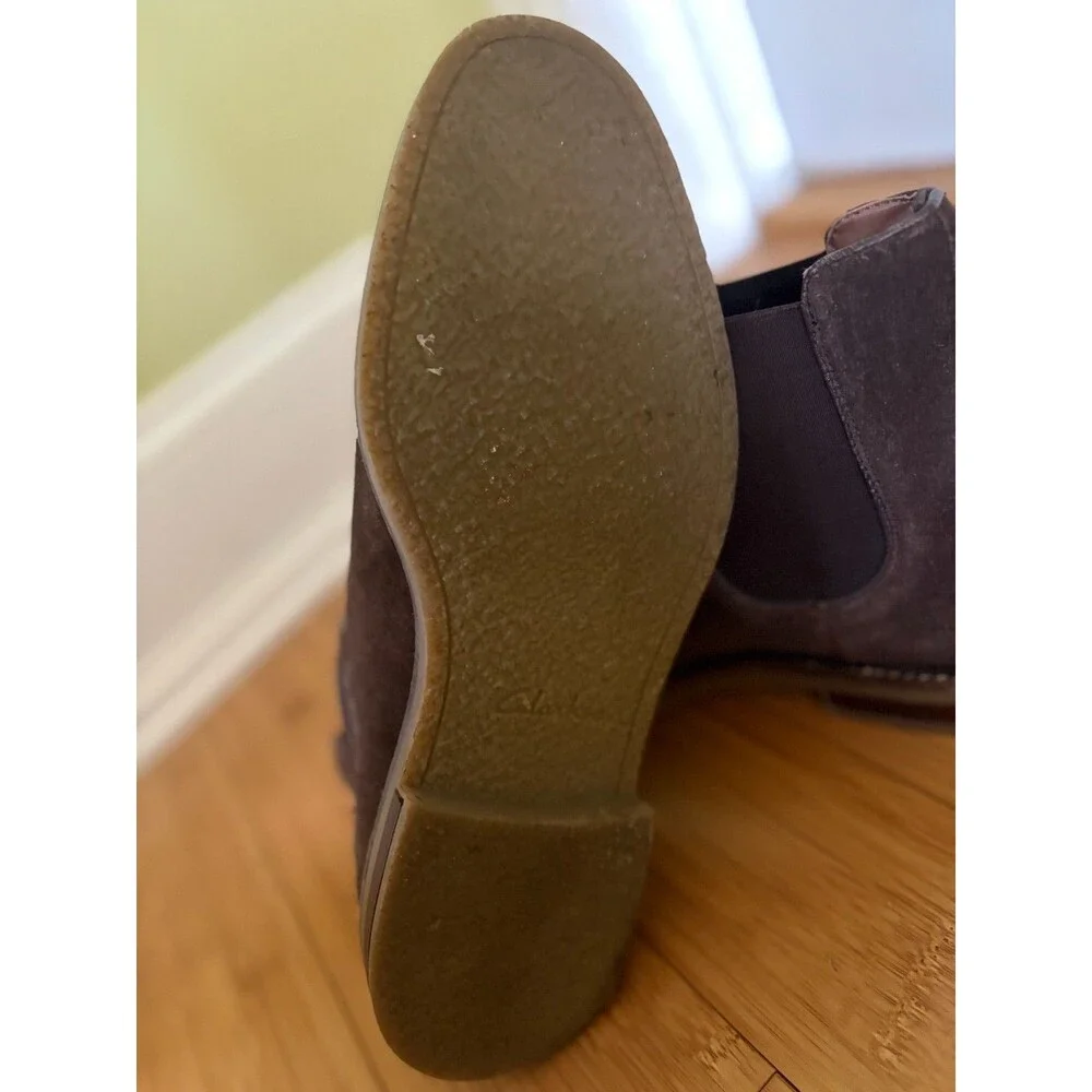 Clarks Men's Chelsea Boots Size 9 Dark Brown Suede Ankle Boots Slip On